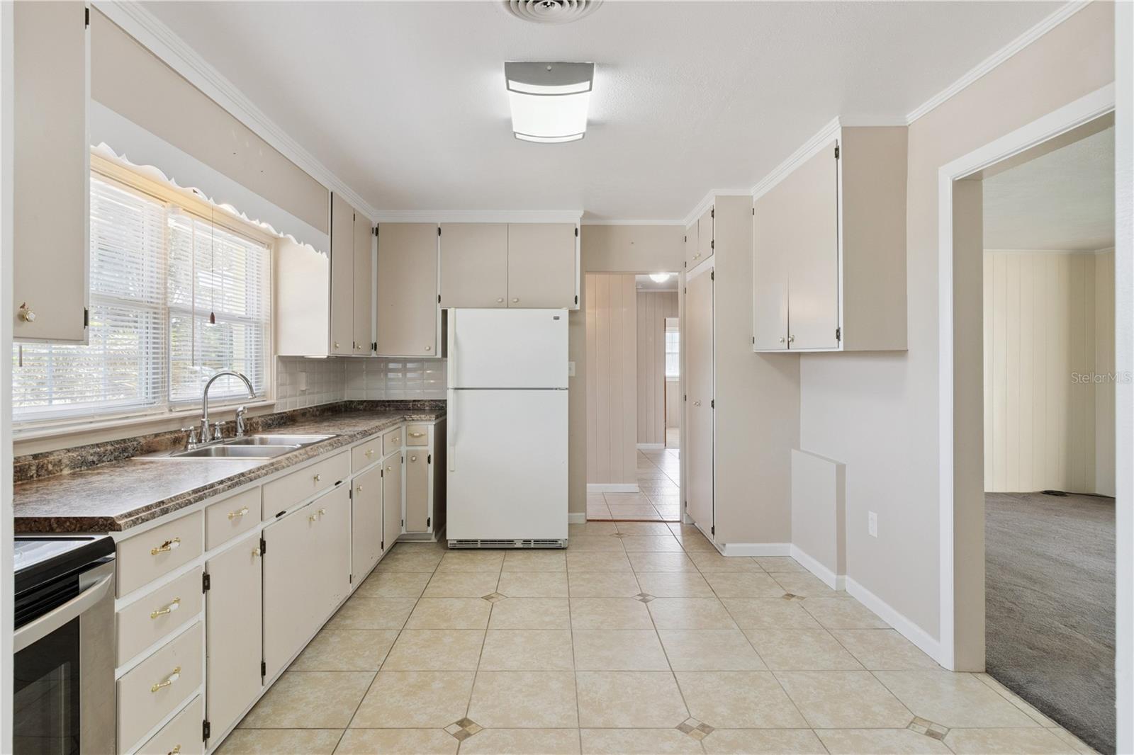 RIDGE MANOR - Residential