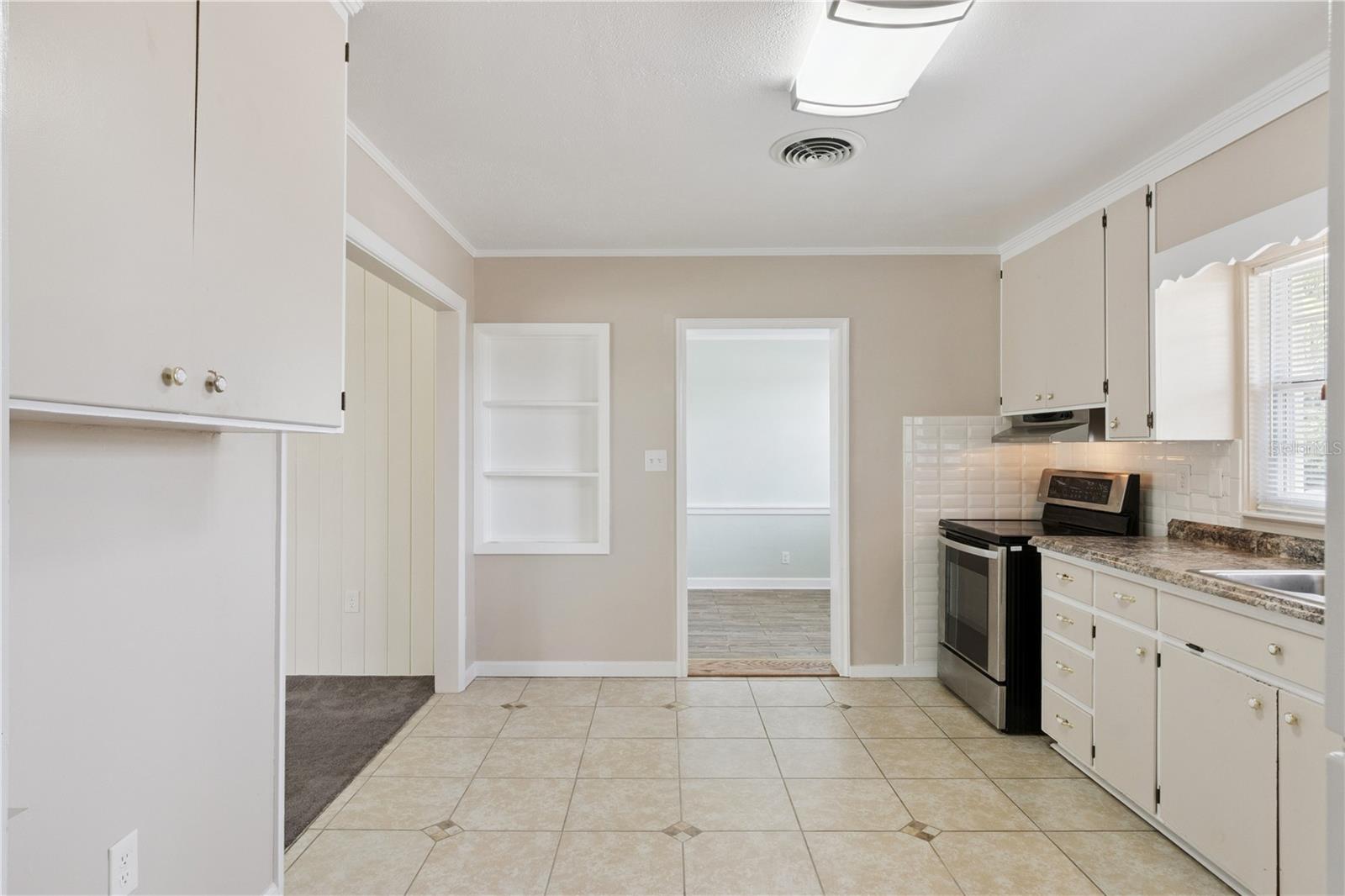 RIDGE MANOR - Residential