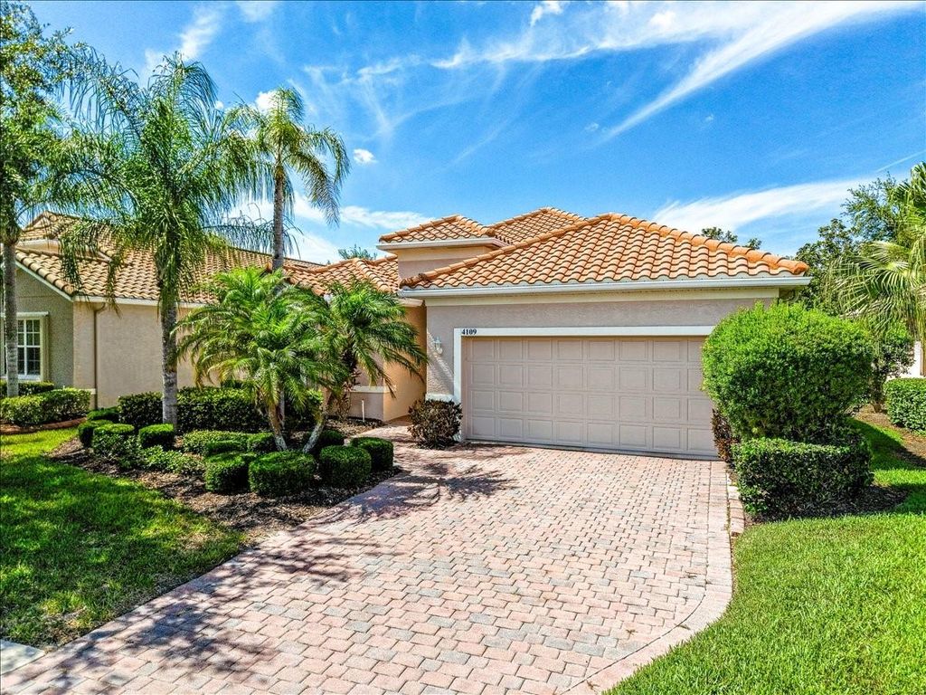 Photo of 4109 66th Terrace E, Sarasota, FL 34243 (MLS # A4693273)