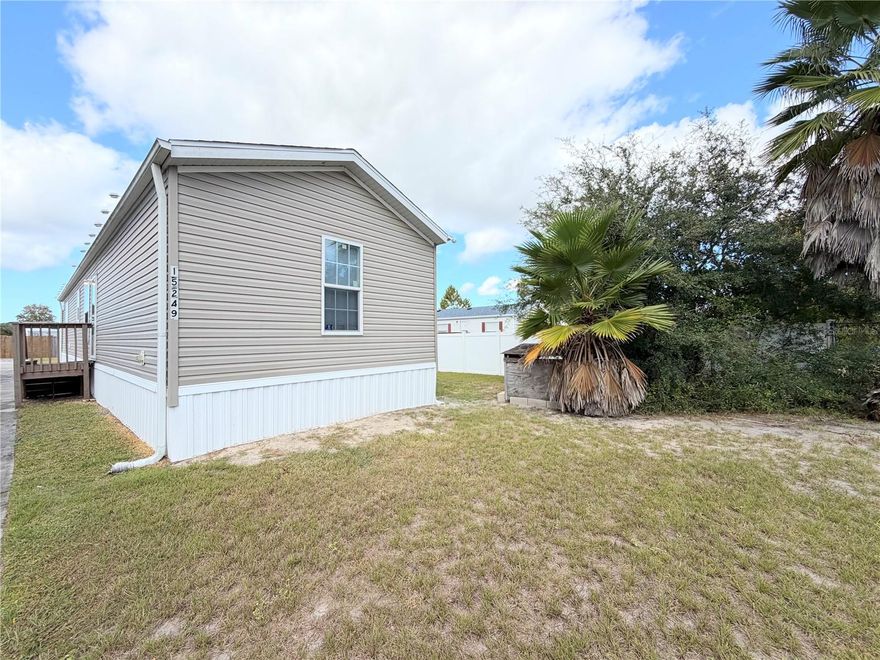 For Rent. Modern 3/2 Home with Fenced Yard & Boat Parking!
Looking for space, flexibility, and low maintenance living? This 2019 built 3 bed, 2 bath home checks all the boxes! Enjoy a bright open layout, a modern kitchen and bathrooms, and a split floor plan for extra privacy.
Outside, you’ll find a fully fenced yard perfect for pets or backyard BBQs plus boat or trailer parking with no HOA to worry about.
Water, internet, pest control, and lawn care are all included, so you can spend less time on chores and more time enjoying your home. Pet friendly too!
Message us for details or to schedule a showing!