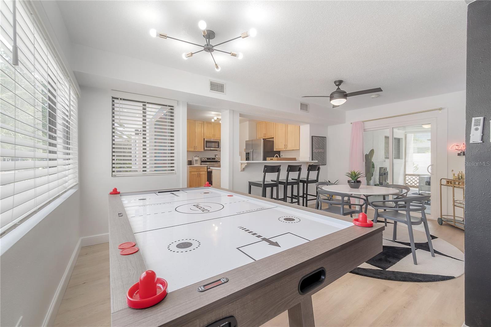 MANHATTAN MANOR REV - Residential Lease