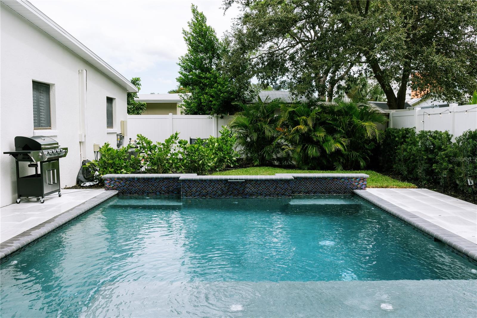 MANHATTAN MANOR REV - Residential Lease