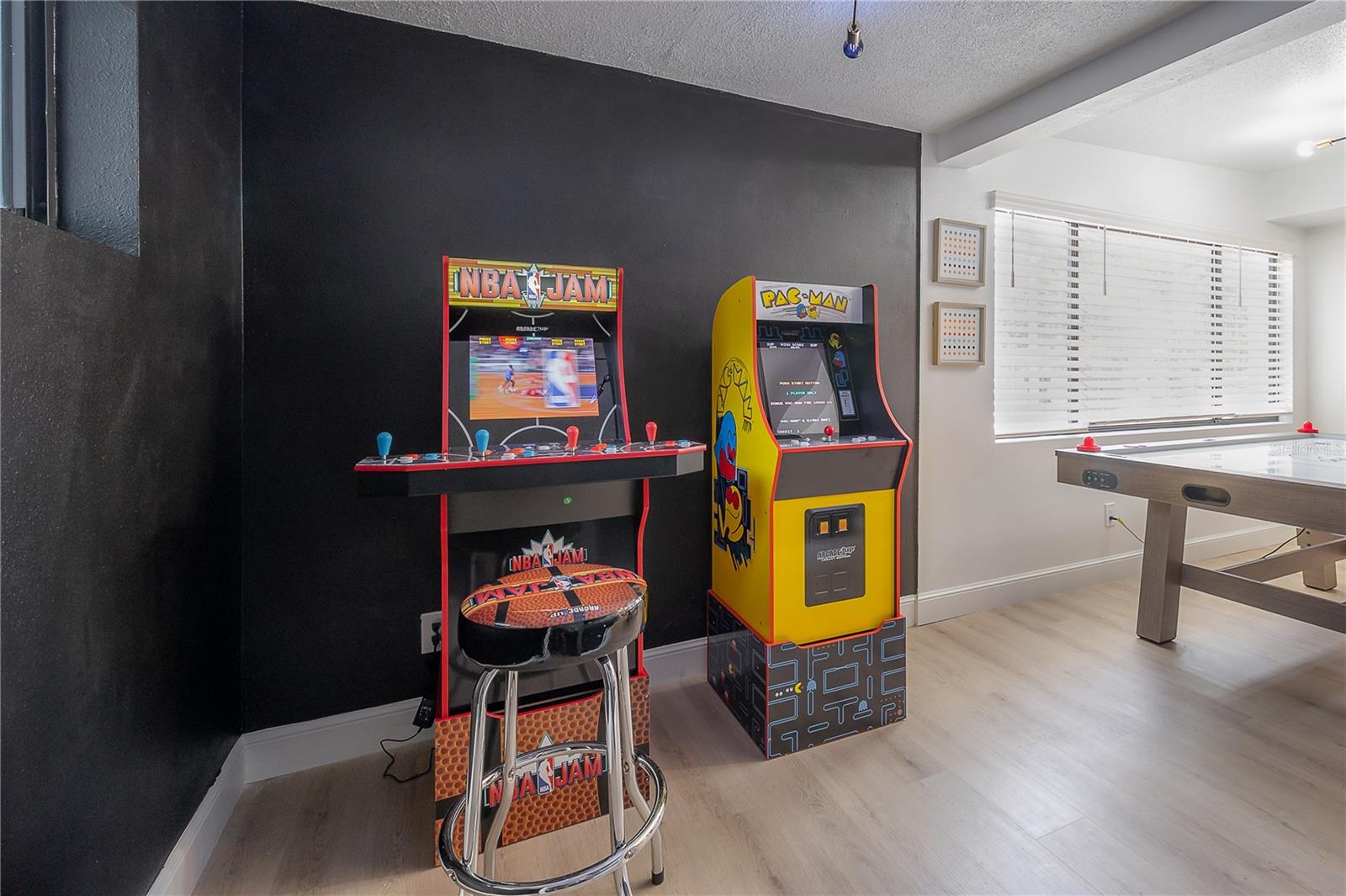 MANHATTAN MANOR REV - Residential Lease