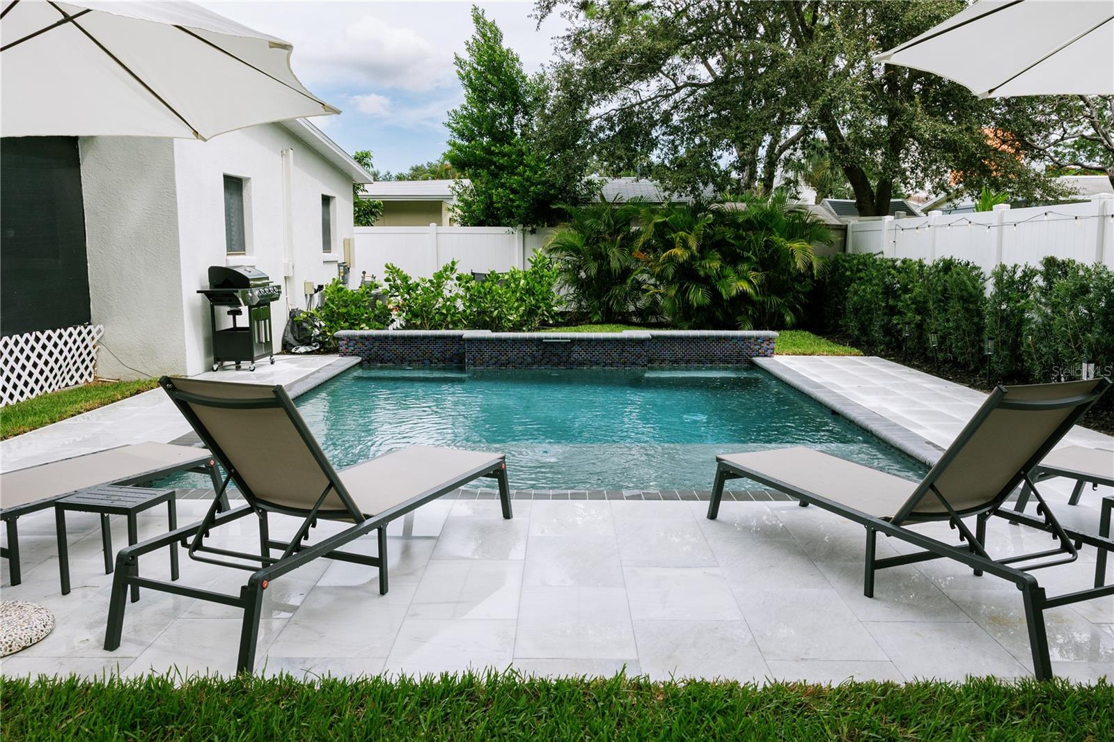 MANHATTAN MANOR REV - Residential Lease