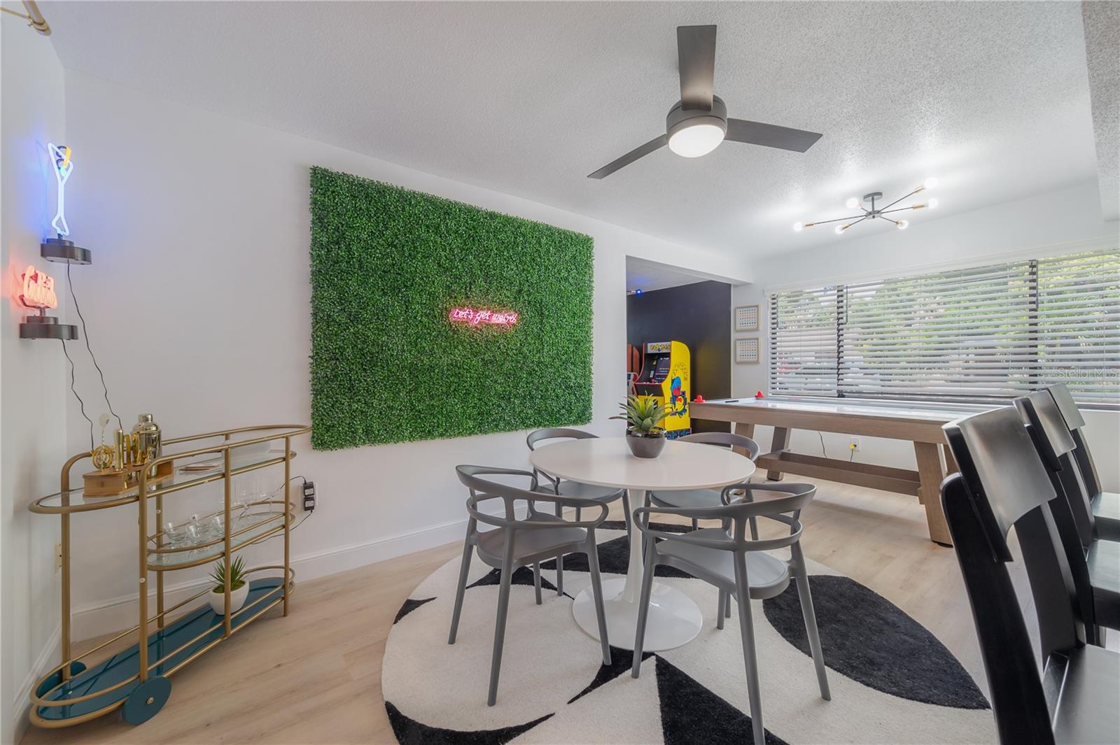 MANHATTAN MANOR REV - Residential Lease