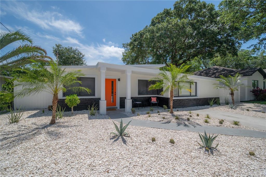 Photo of 4316 S Lois Avenue, Tampa, FL 33611 (MLS # TB8461634)