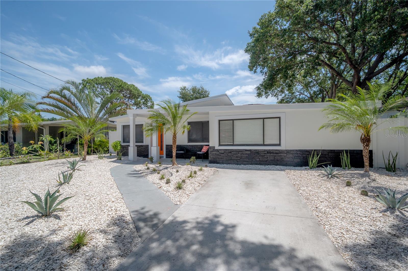 MANHATTAN MANOR REV - Residential Lease