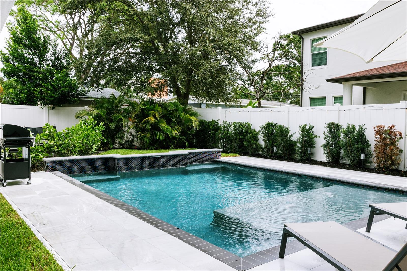 MANHATTAN MANOR REV - Residential Lease