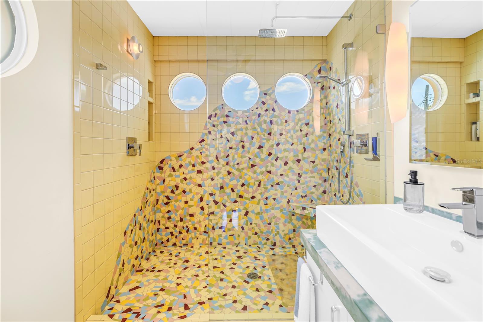LING-A-MOR ADD - Residential