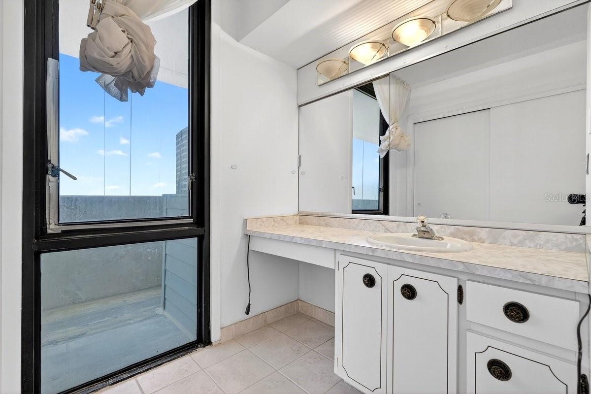 HORIZONS CONDO - Residential