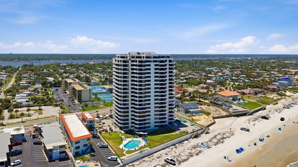HORIZONS CONDO - Residential