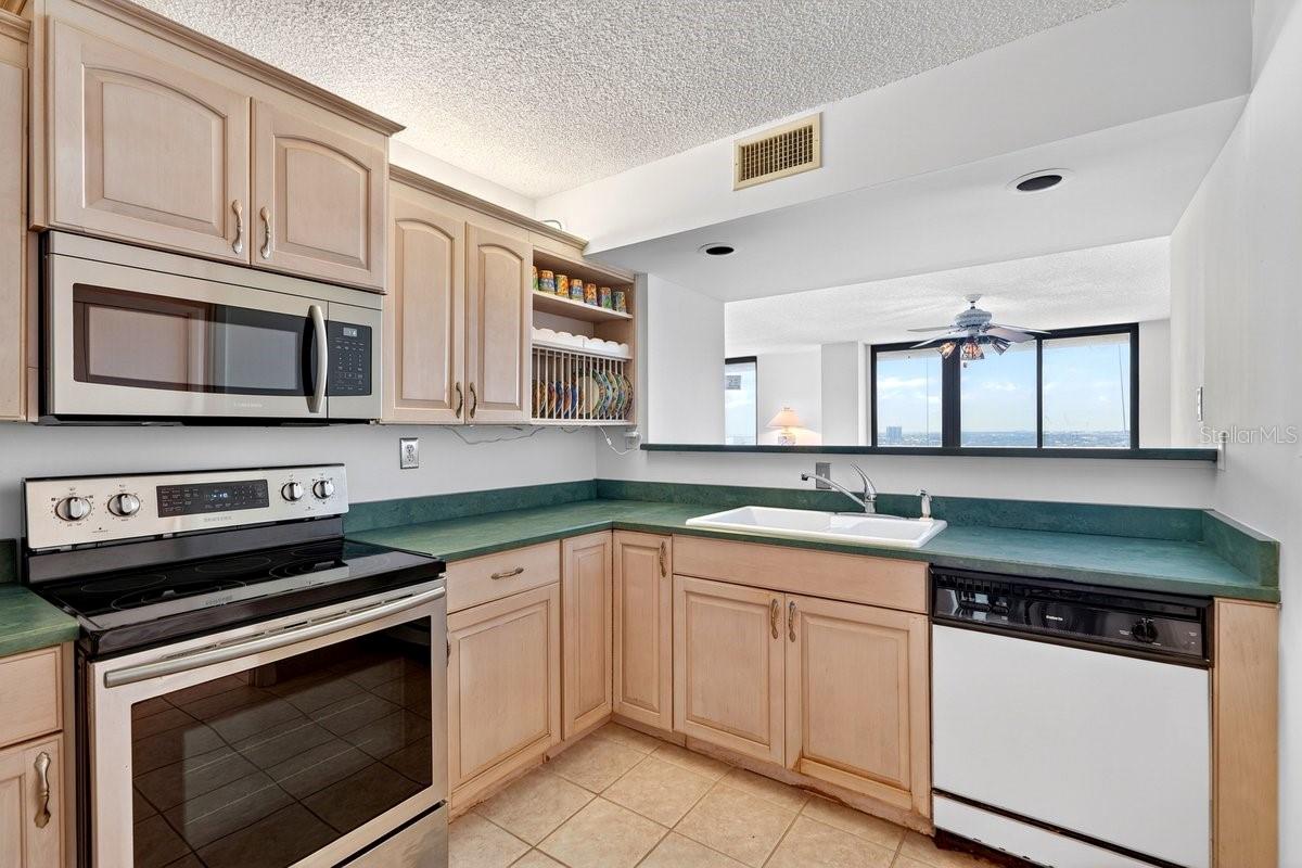HORIZONS CONDO - Residential