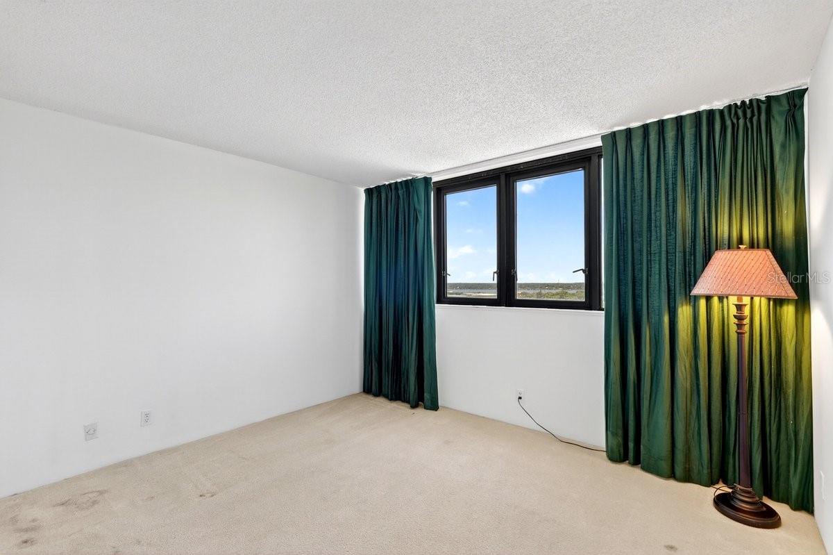 HORIZONS CONDO - Residential