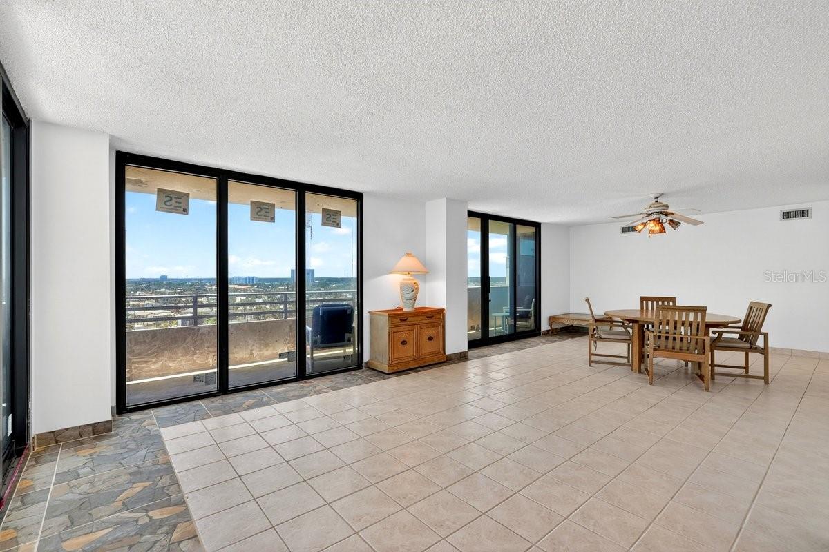 HORIZONS CONDO - Residential