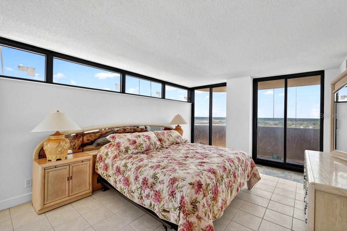 HORIZONS CONDO - Residential