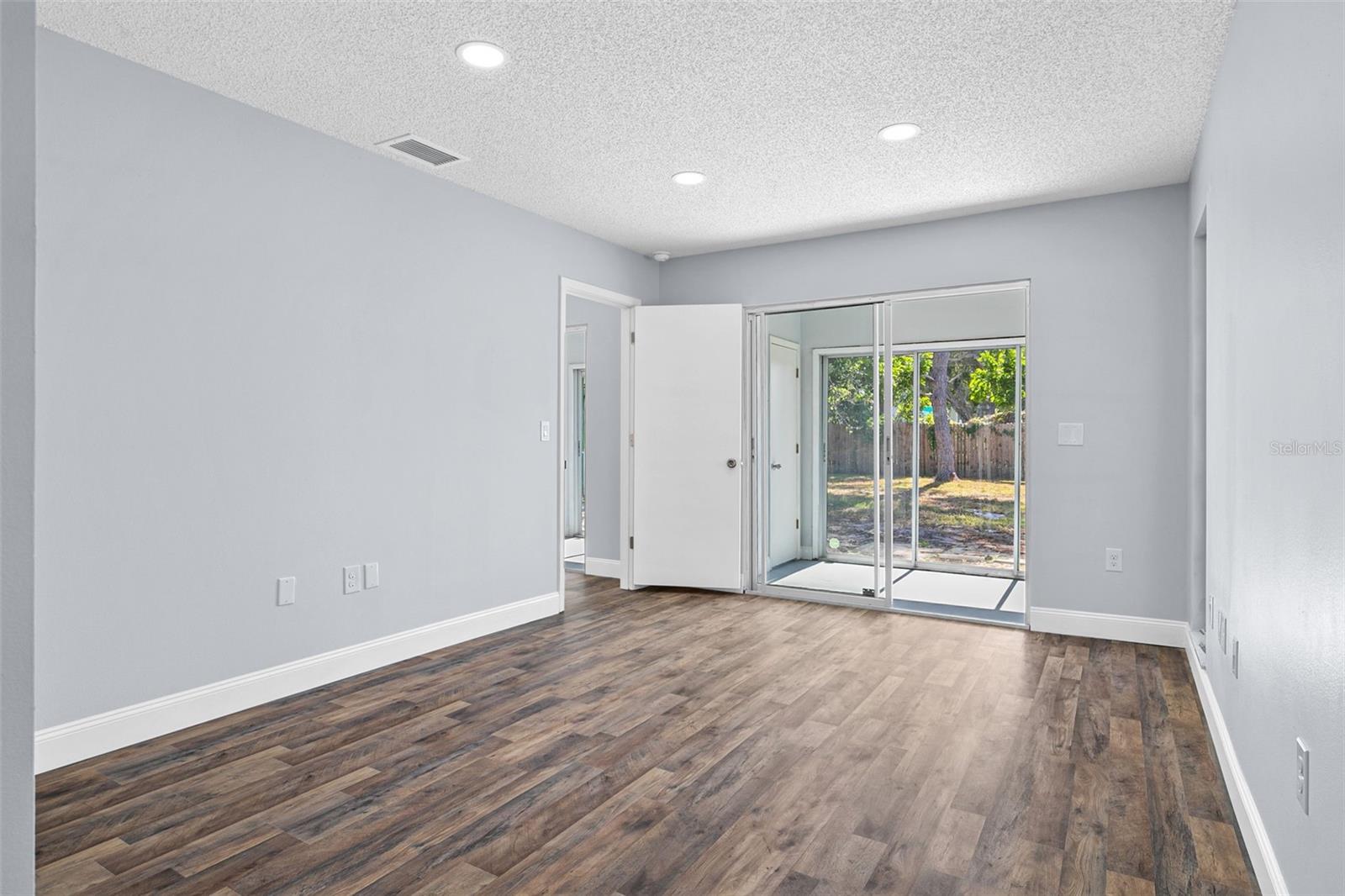 PARKLAWN - Residential