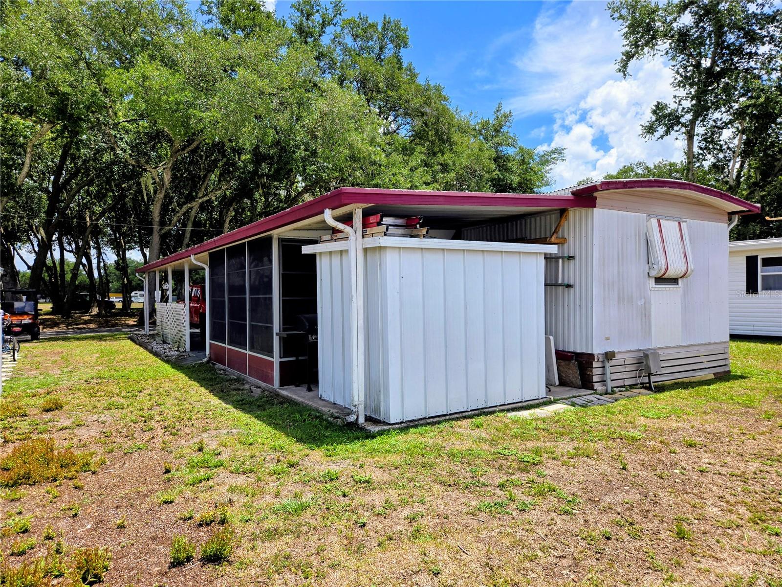 6235 PARKSEND LANE