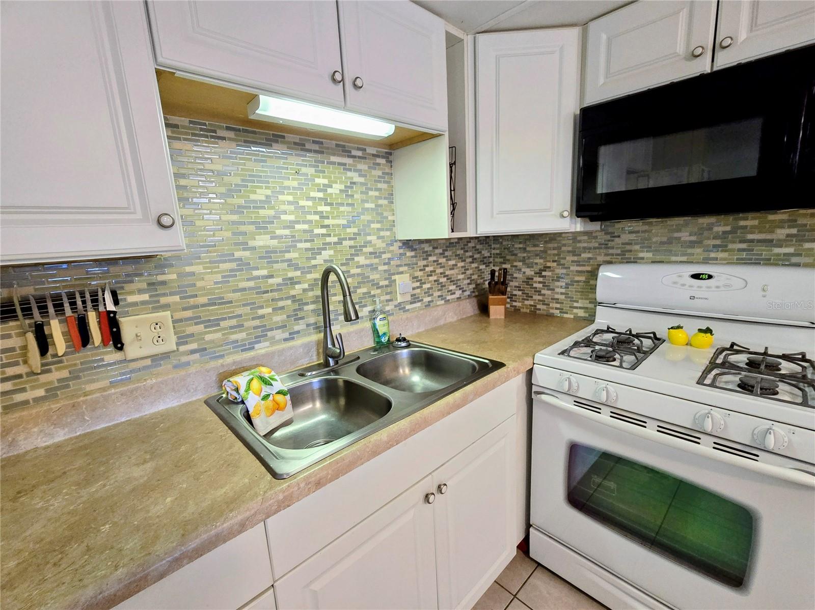 COUNTRY AIRE VILLAGE - Residential