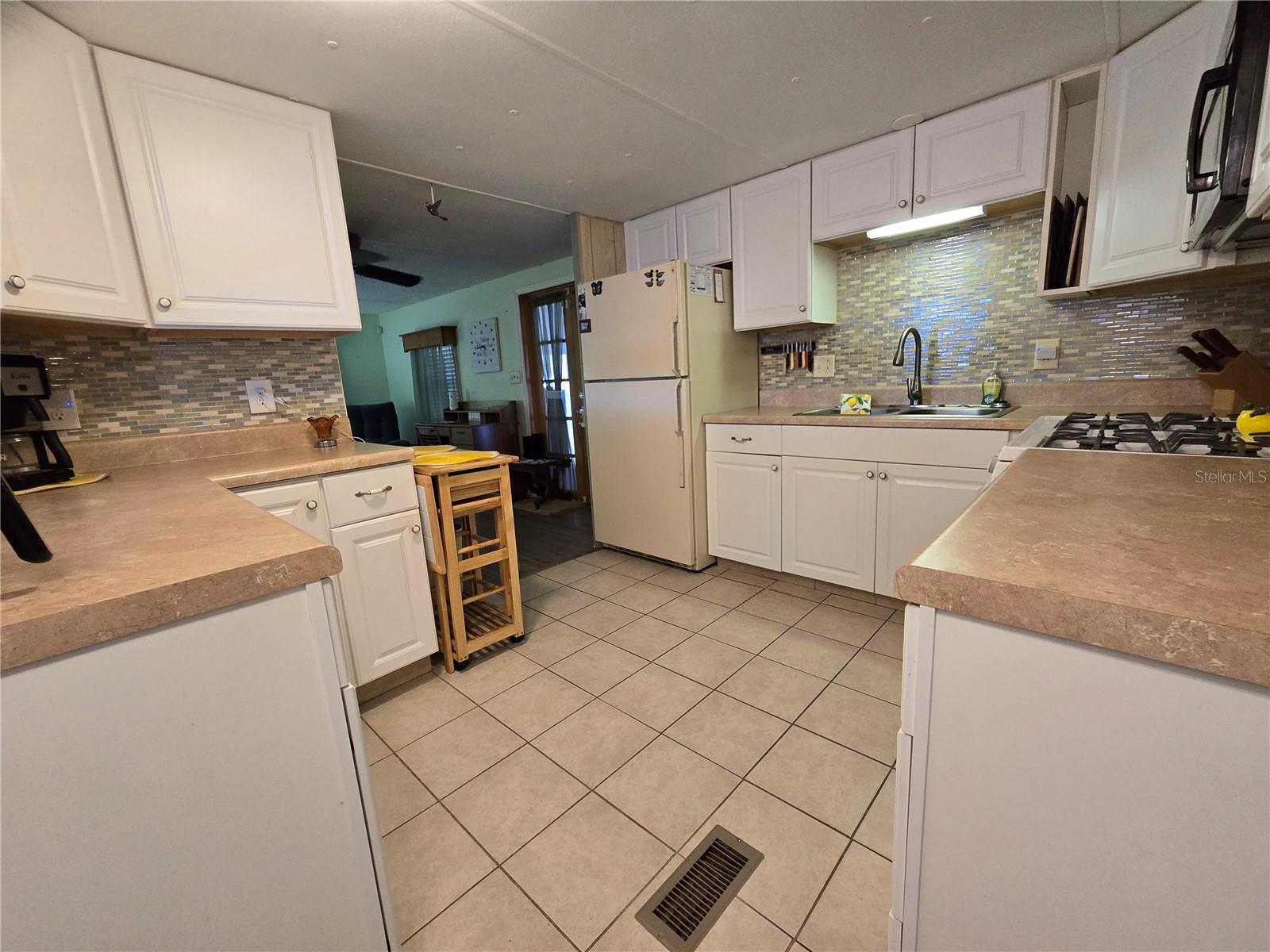 COUNTRY AIRE VILLAGE - Residential
