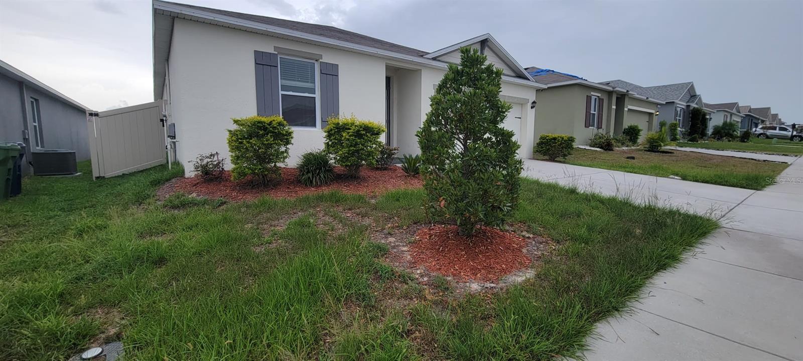 1032 CAMBRIDGE DRIVE