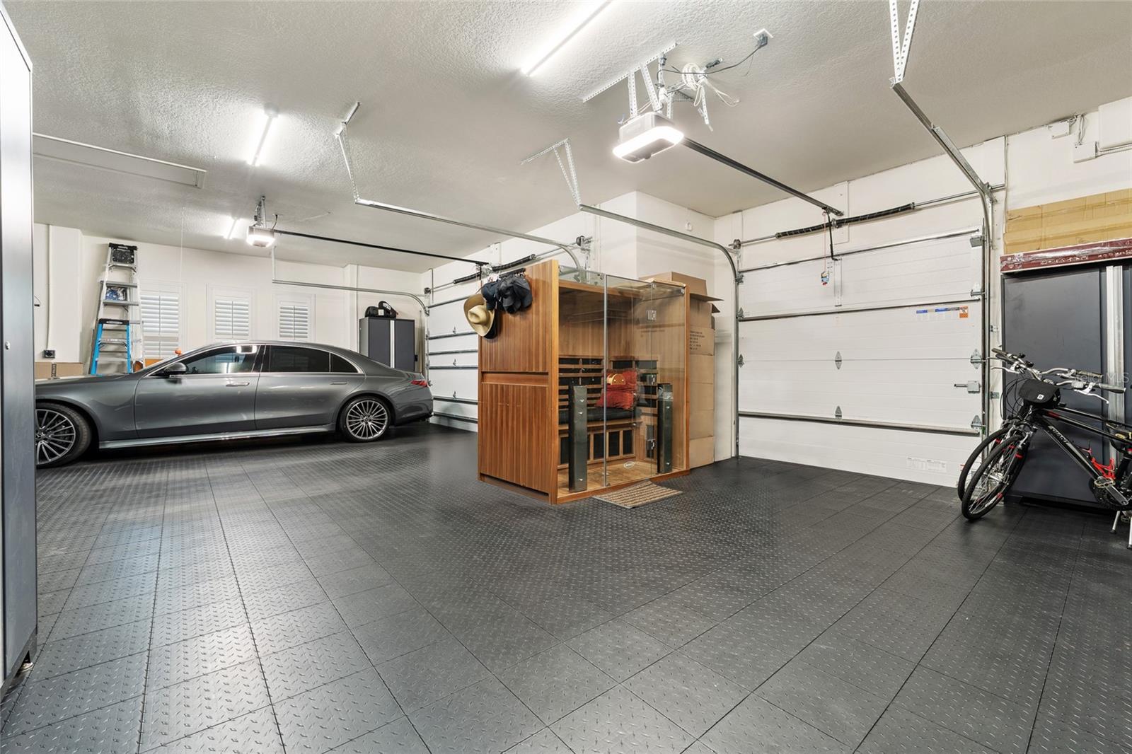 WATERS EDGE BOCA POINTE AT TURTLE CREEK - Residential