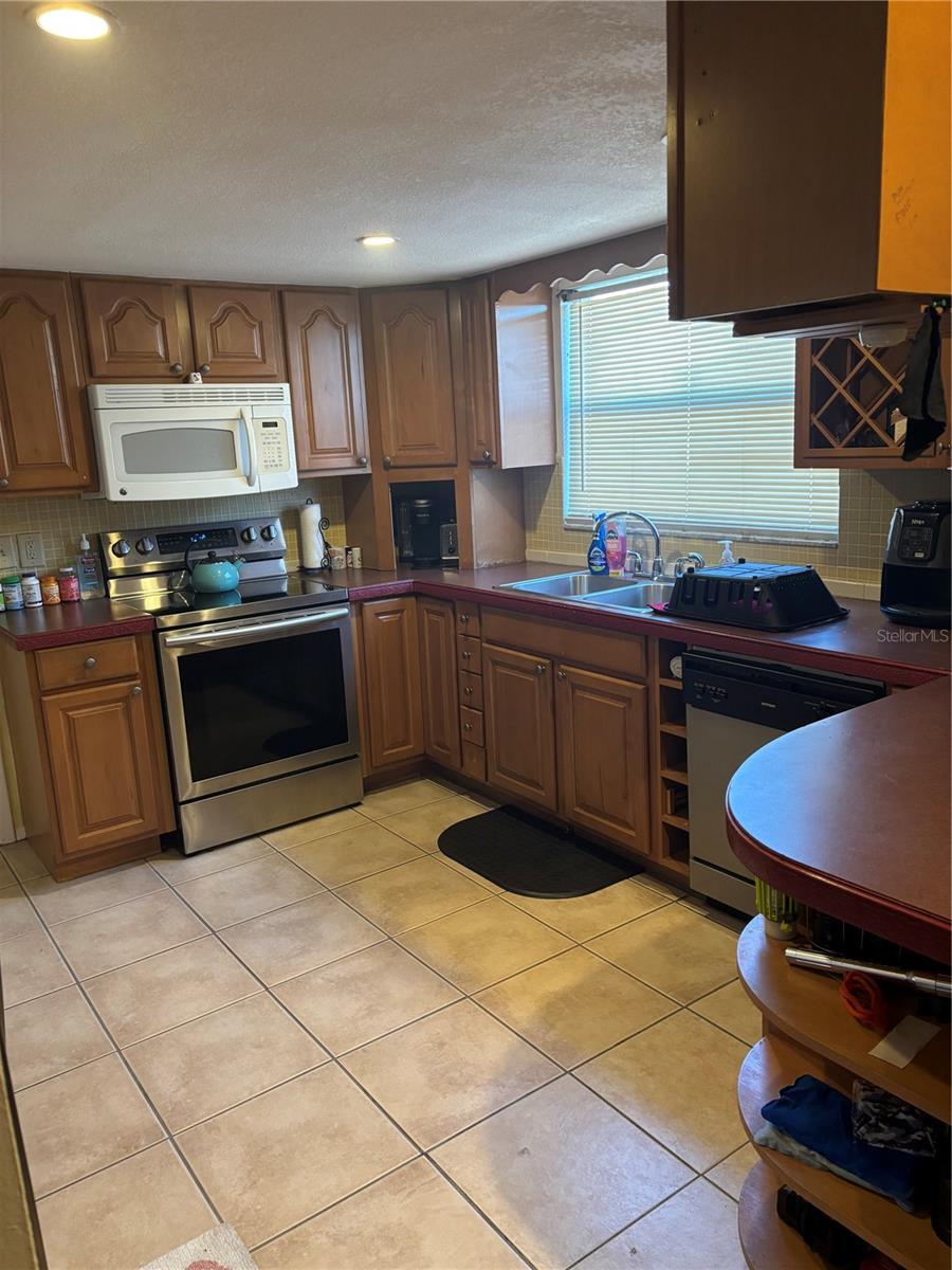 EMBASSY HILLS - Residential