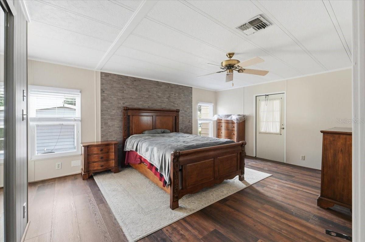 FOXWOOD LAKE ESTATES PH 01 - Residential