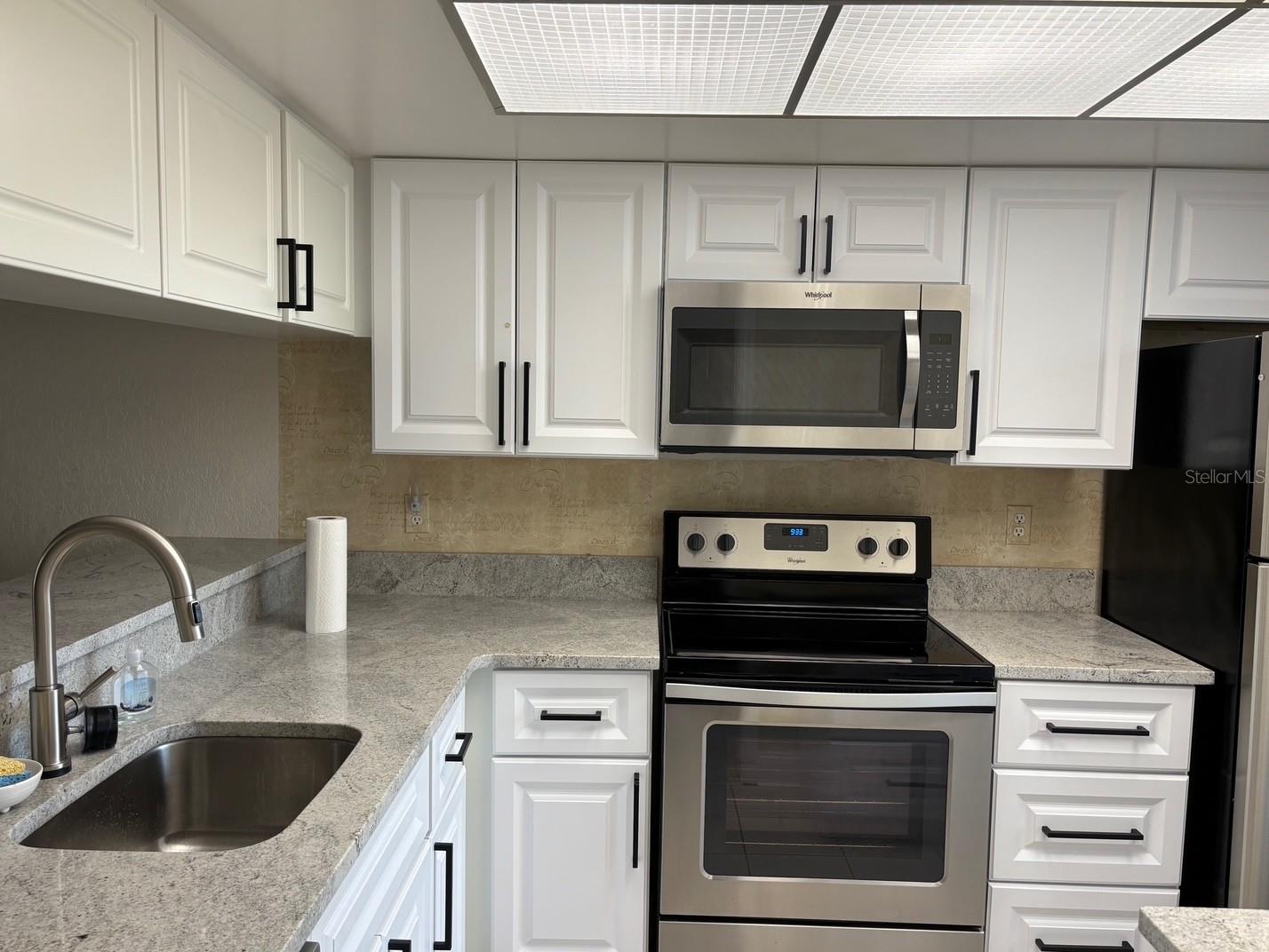 ISLANDER THE CONDO - Residential