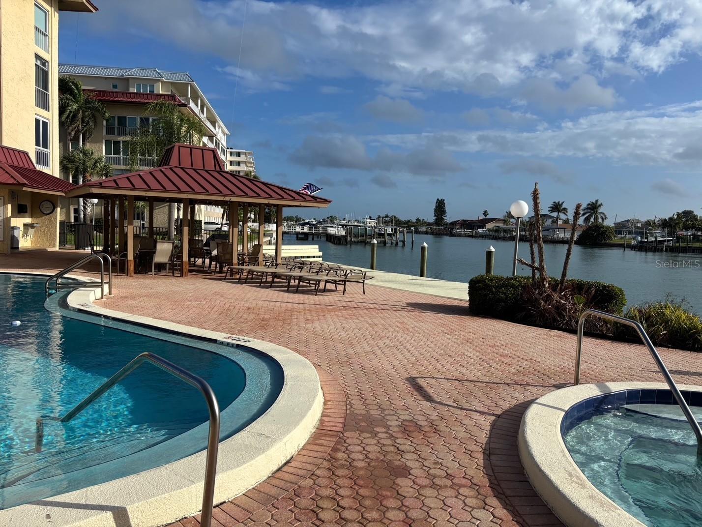 ISLANDER THE CONDO - Residential