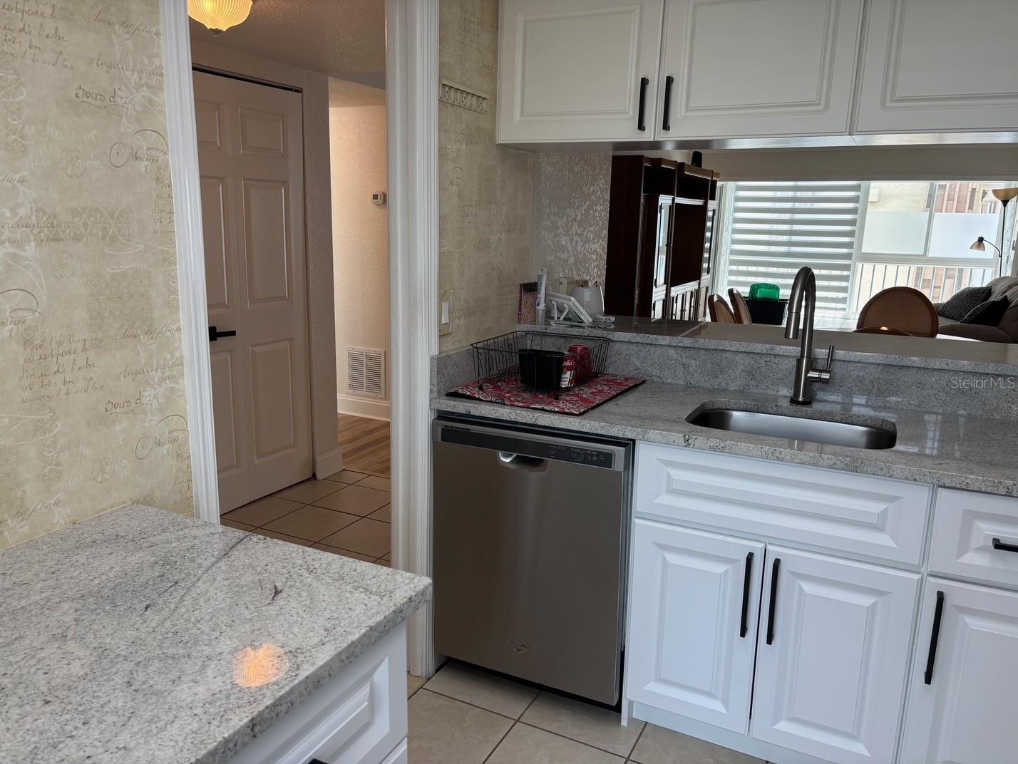 ISLANDER THE CONDO - Residential