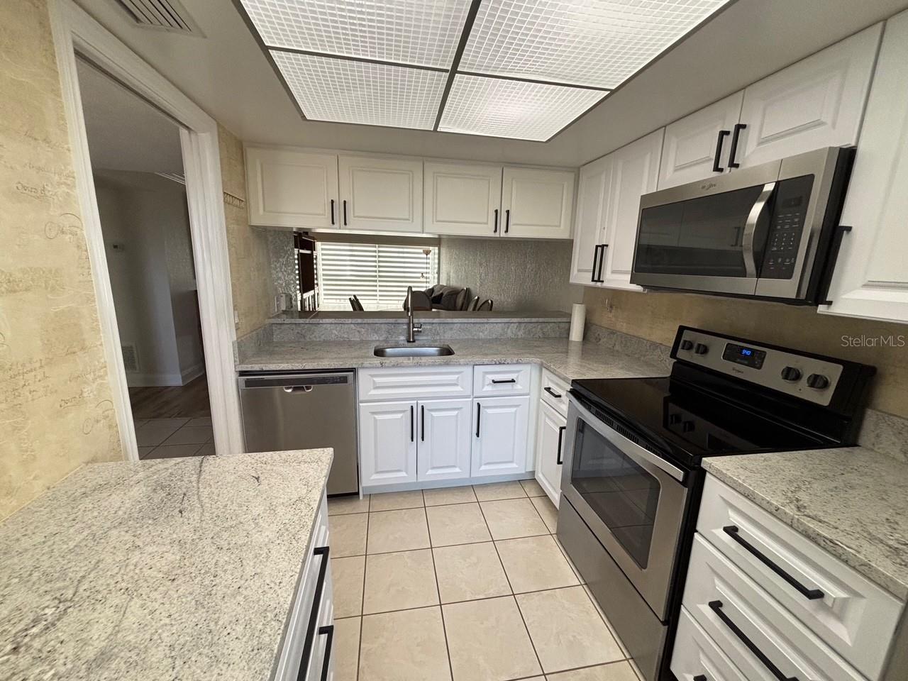 ISLANDER THE CONDO - Residential