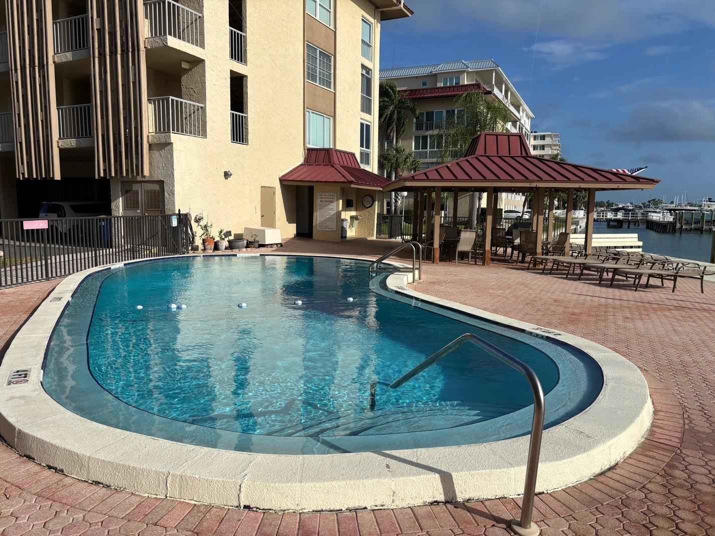 ISLANDER THE CONDO - Residential