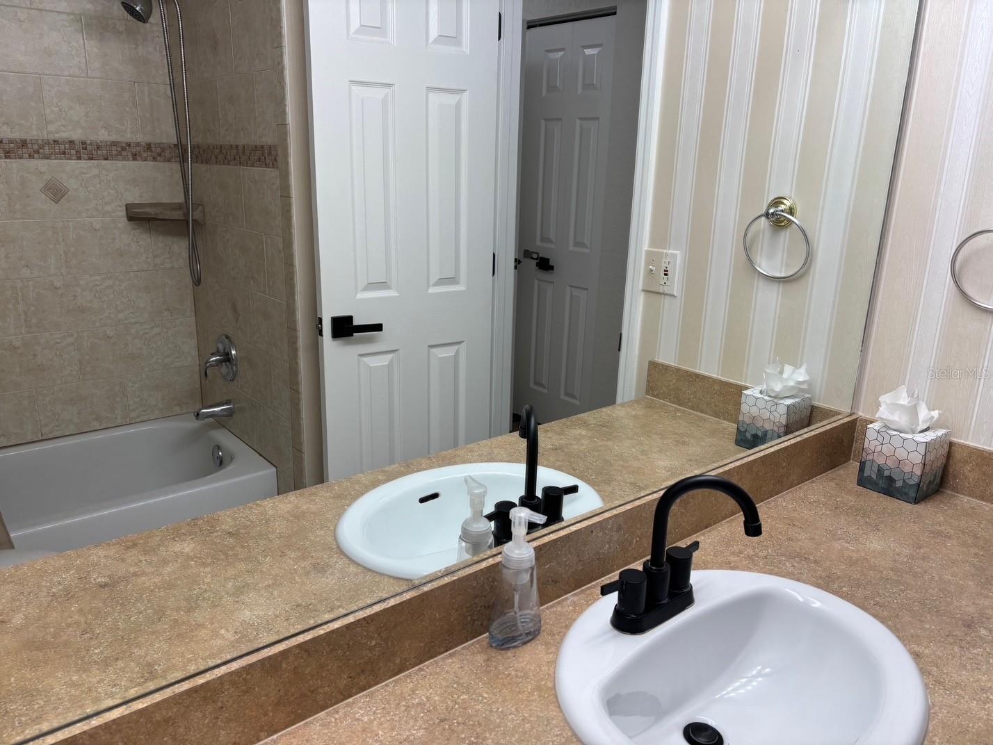 ISLANDER THE CONDO - Residential