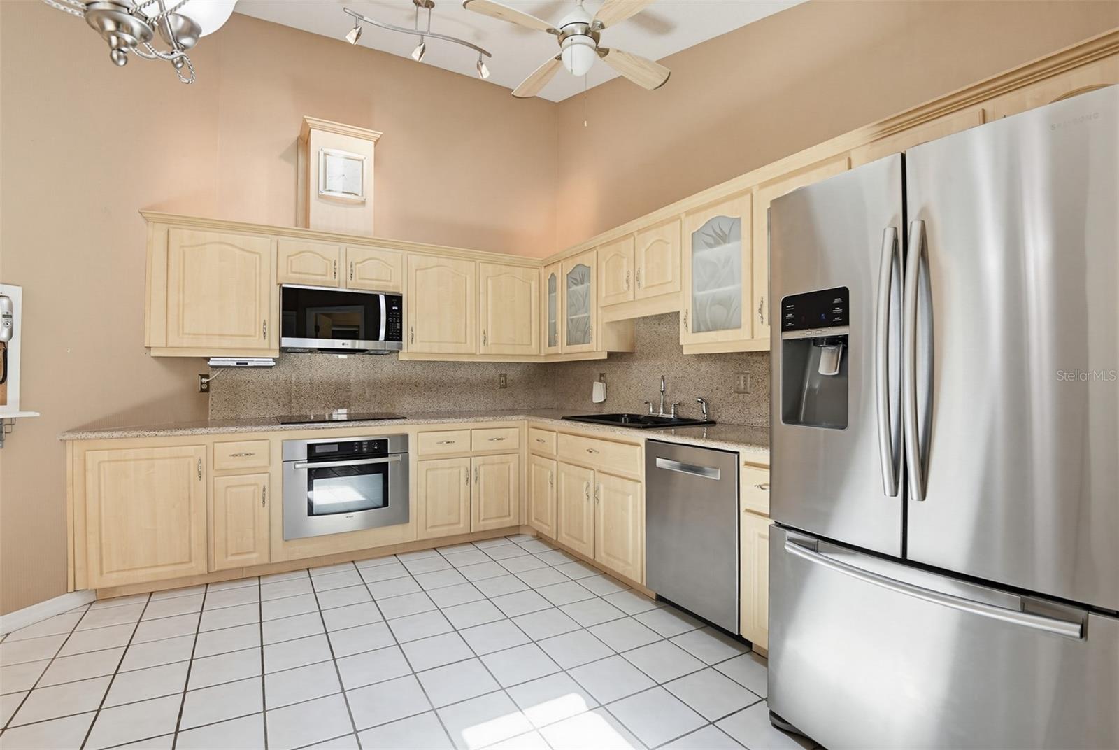 PINE LAKES - Residential