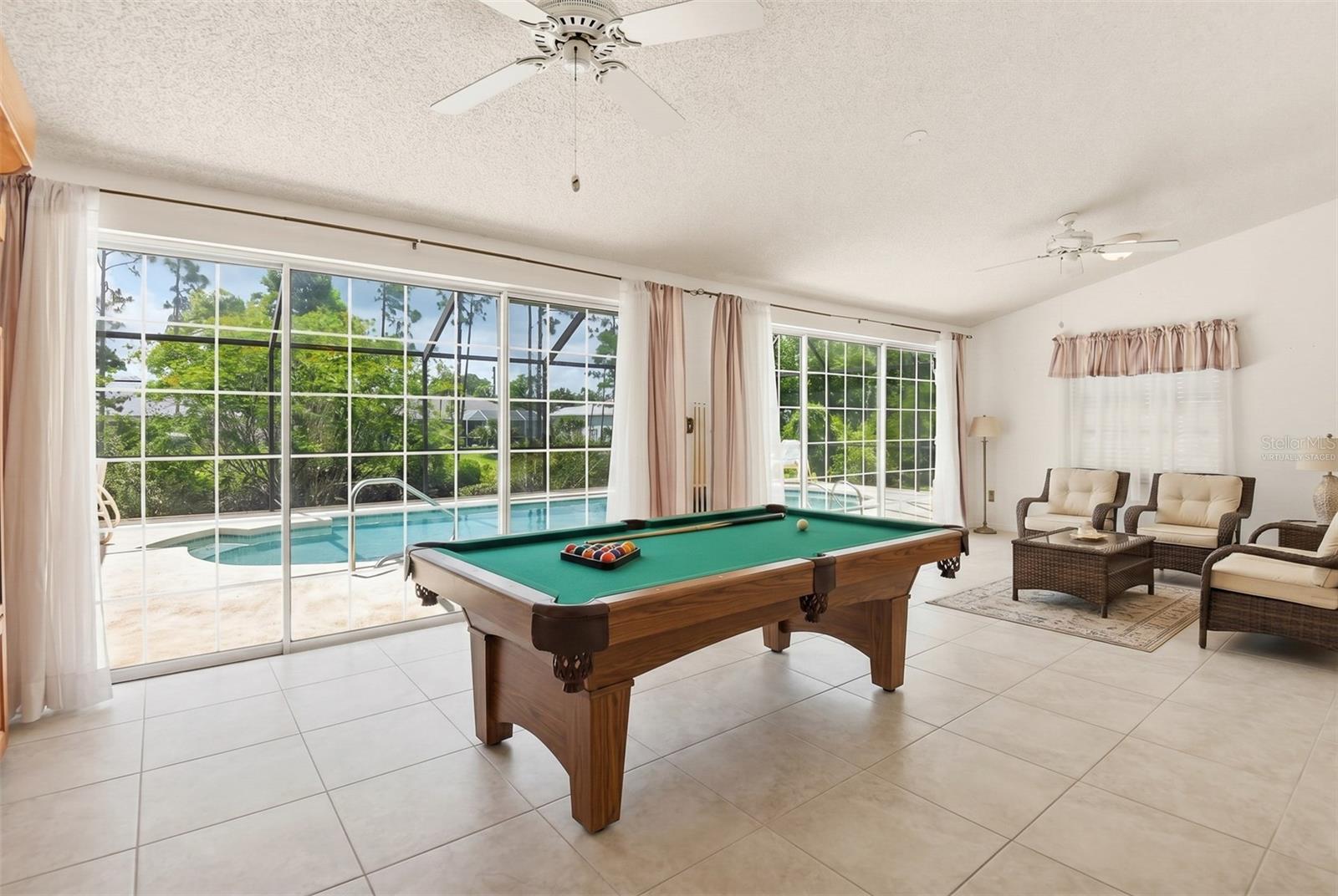 PINE LAKES - Residential