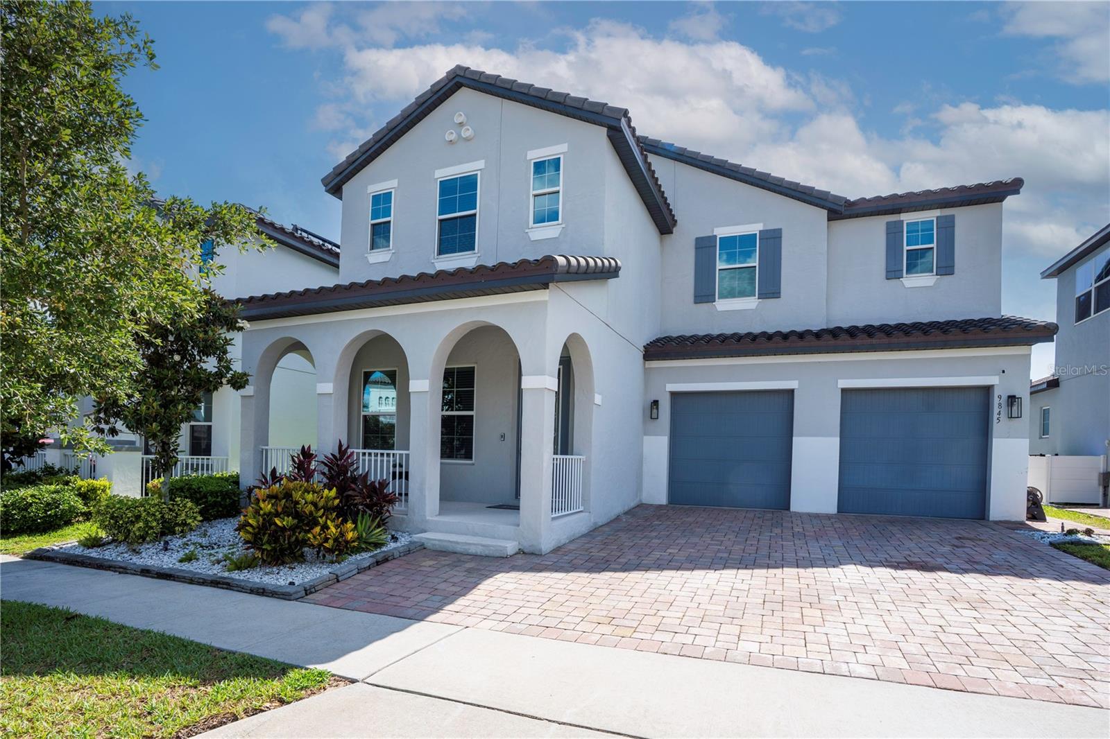 9845 EMERALD BERRY DR