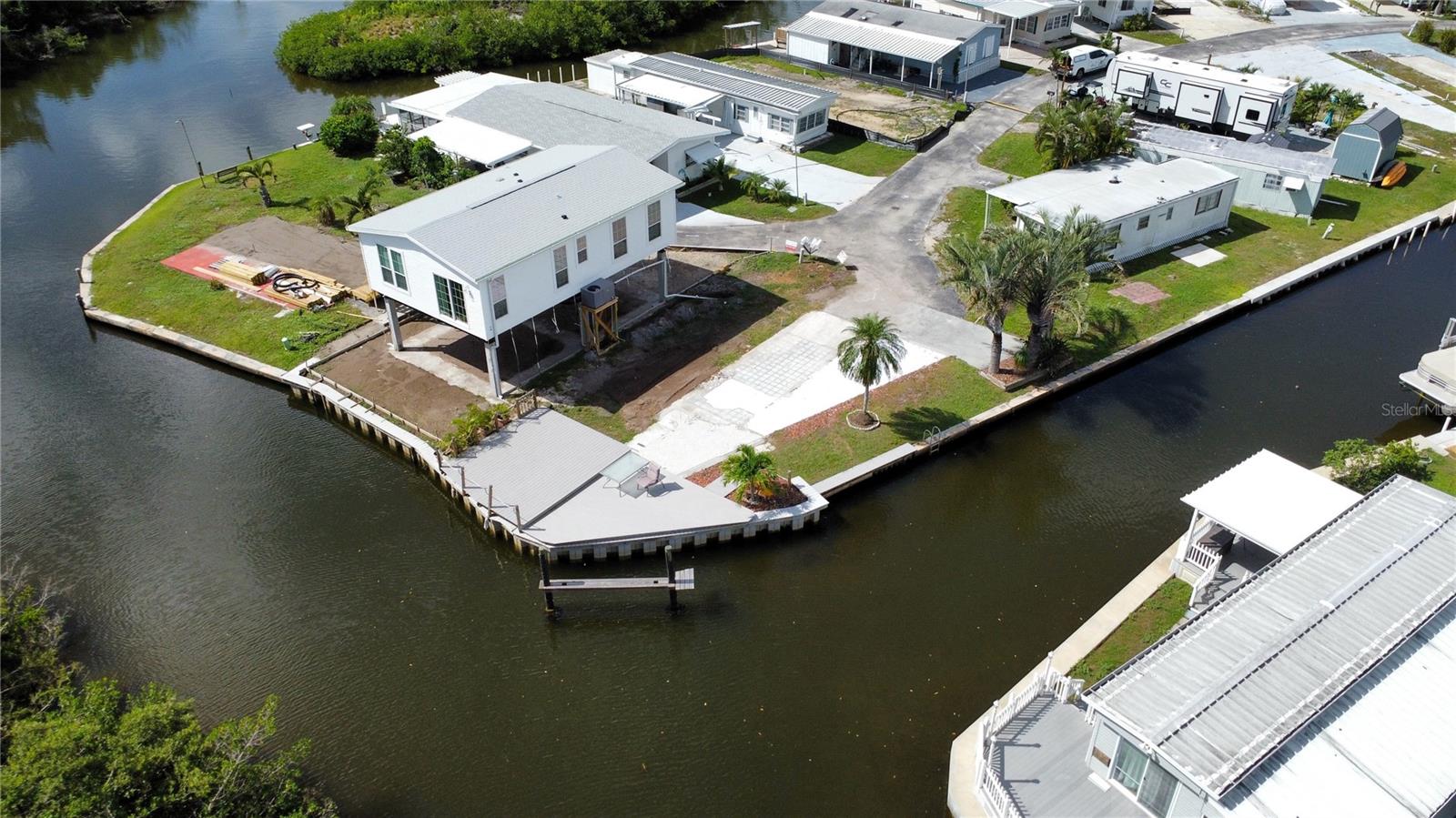 VENICE BAY ADULT PARK - Land