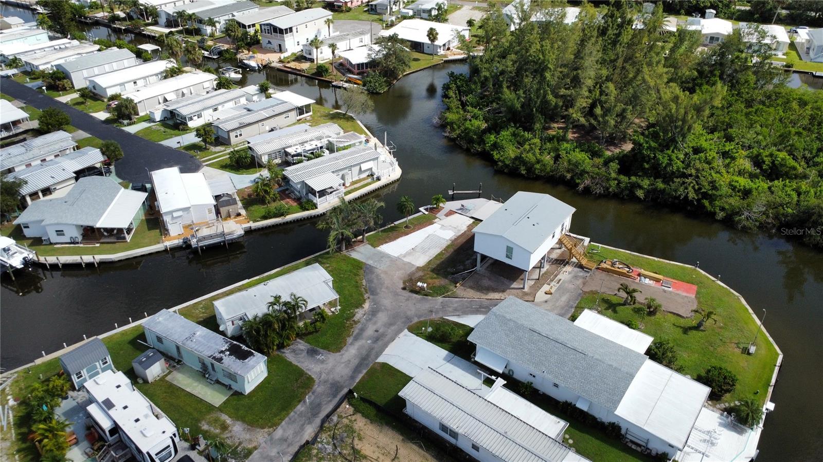 VENICE BAY ADULT PARK - Land
