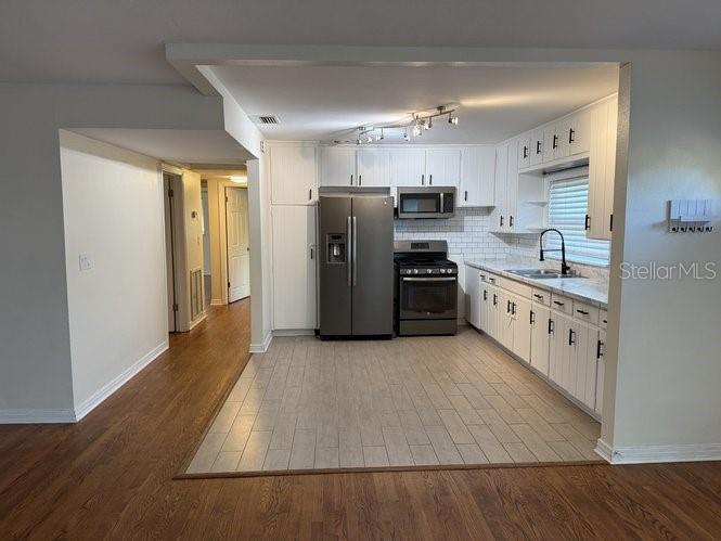 LAKE PRIVILEGES - Residential Lease