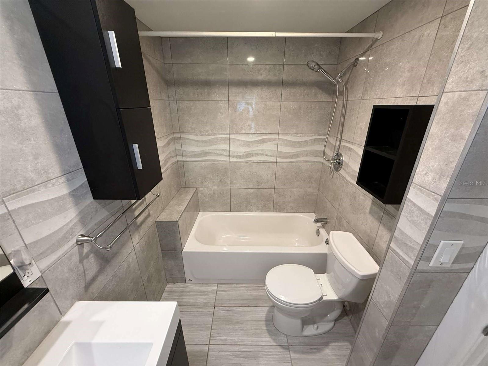 LAKE PRIVILEGES - Residential Lease