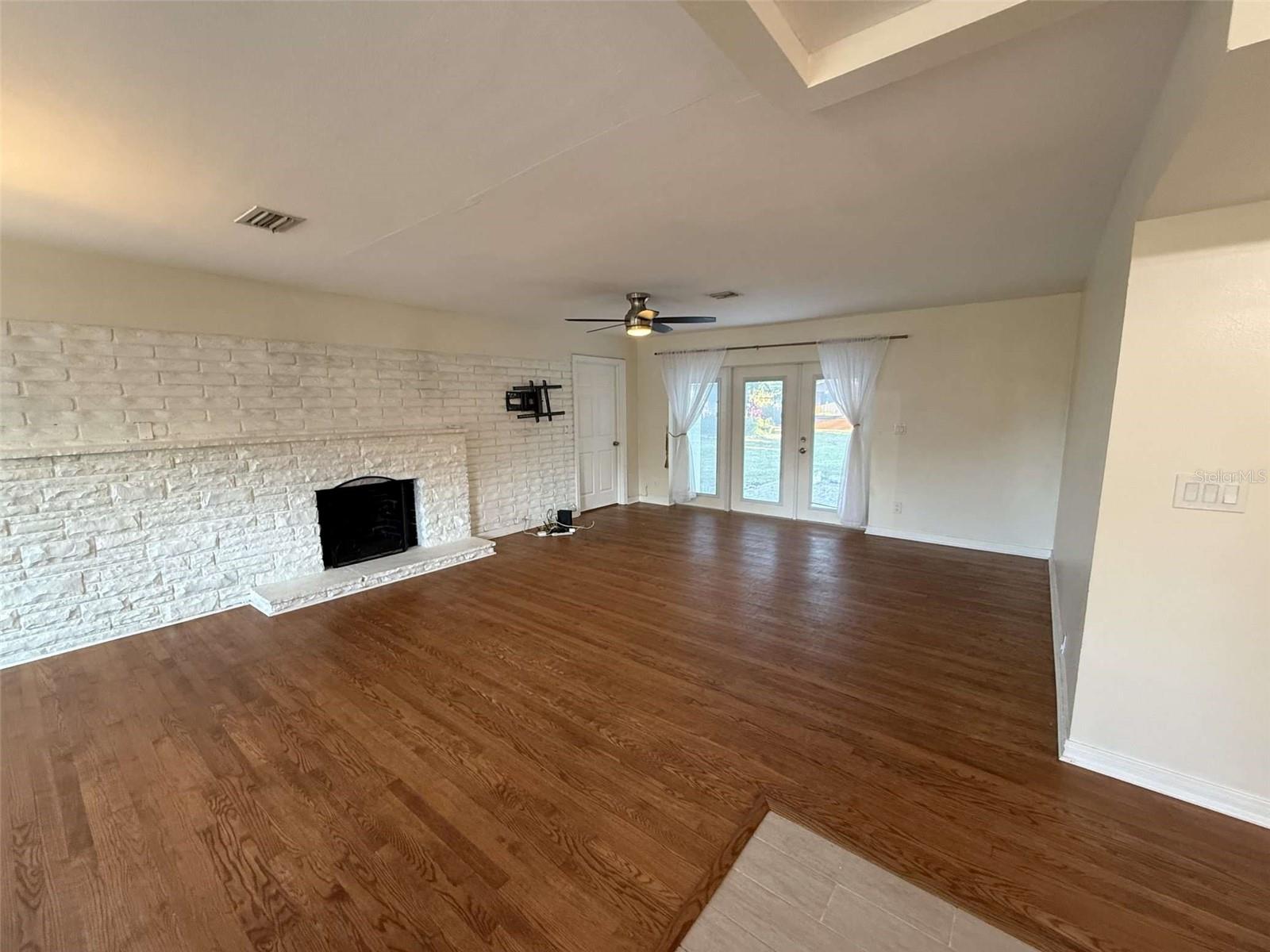 LAKE PRIVILEGES - Residential Lease