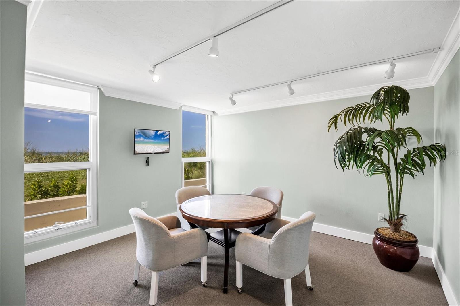 ARBOMAR APTS - Residential