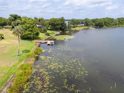 A home in WINTER HAVEN