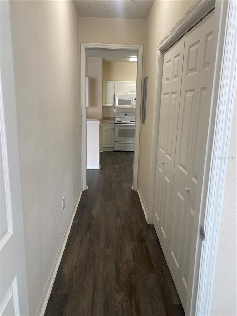 18001 RICHMOND PLACE DRIVE 222 - Photo 2