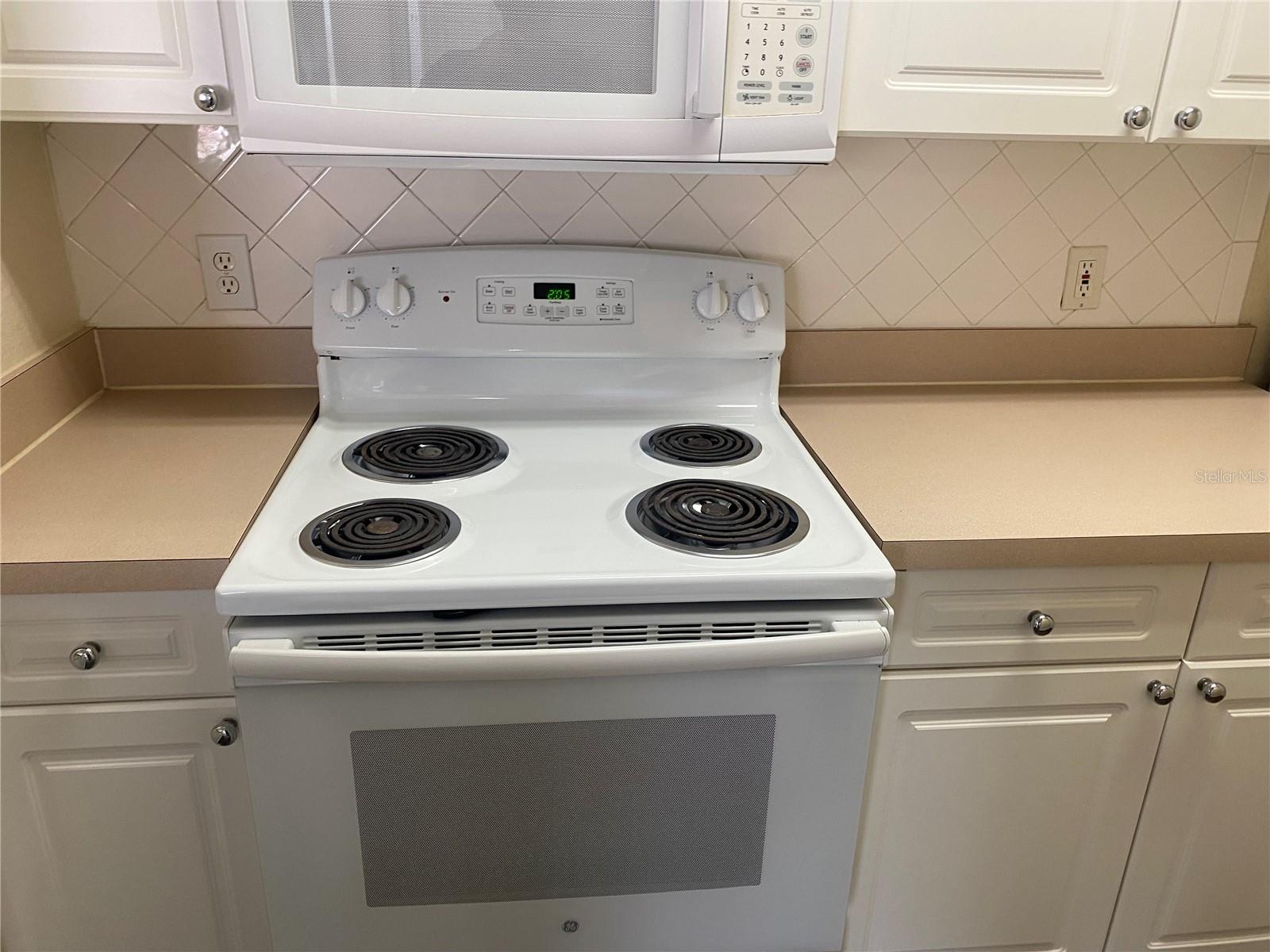 18001 RICHMOND PLACE DRIVE 222 - Photo 4
