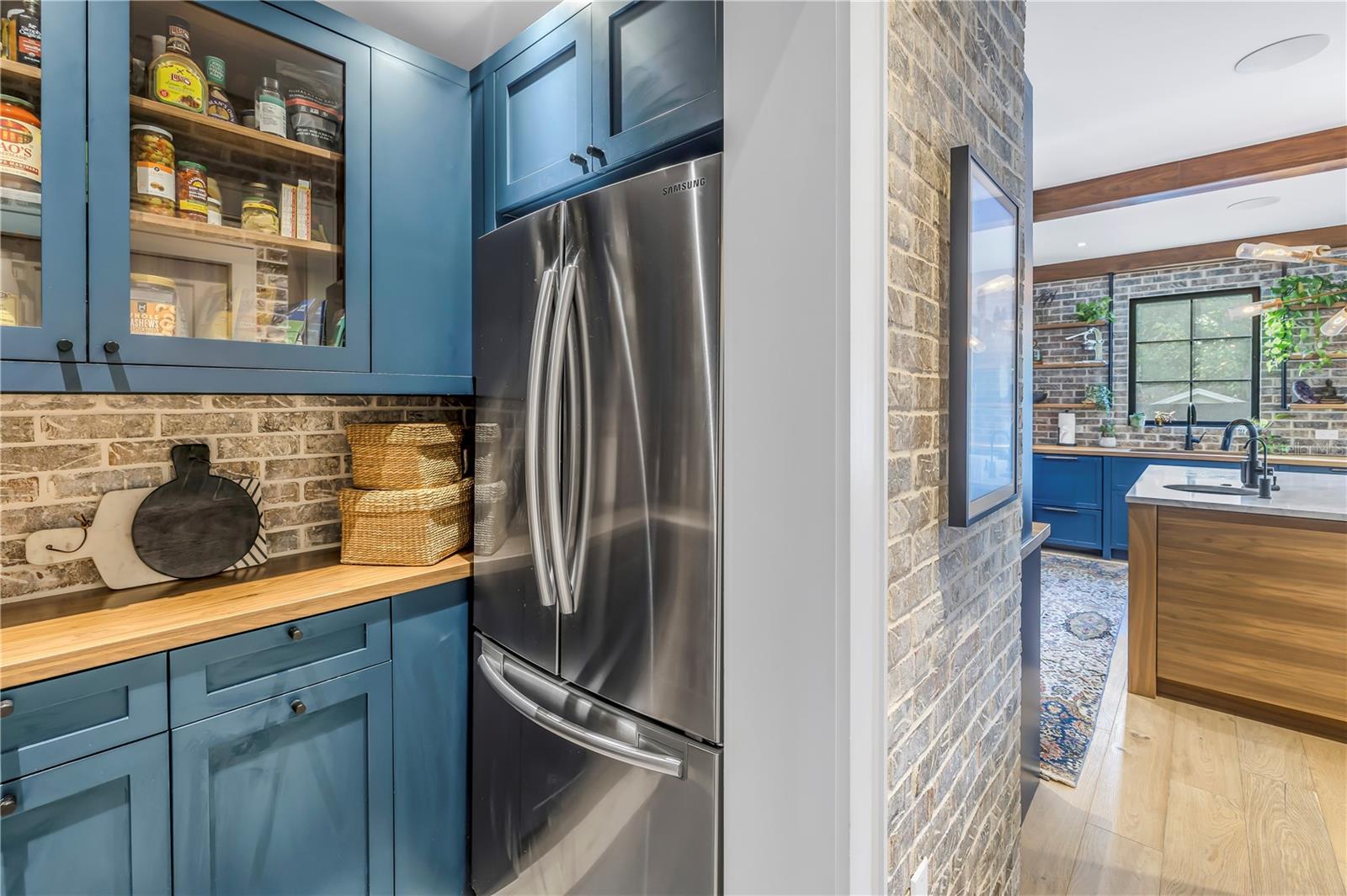 CRESENT LAKE TERRACE - Residential