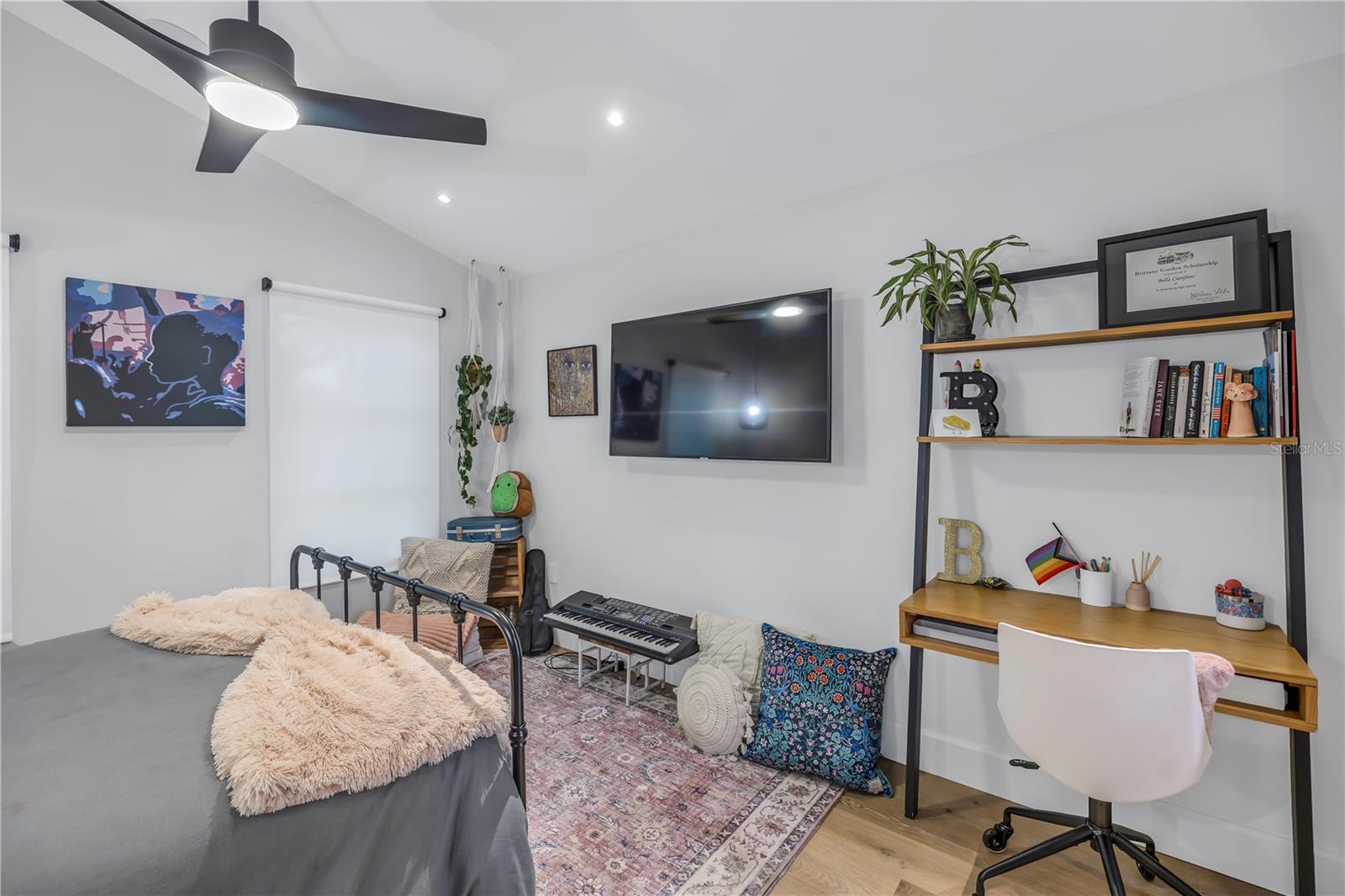 CRESENT LAKE TERRACE - Residential