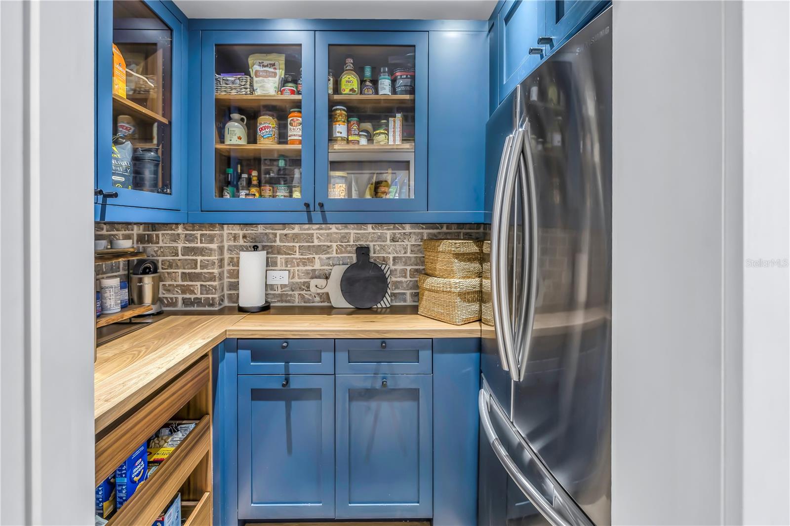 CRESENT LAKE TERRACE - Residential