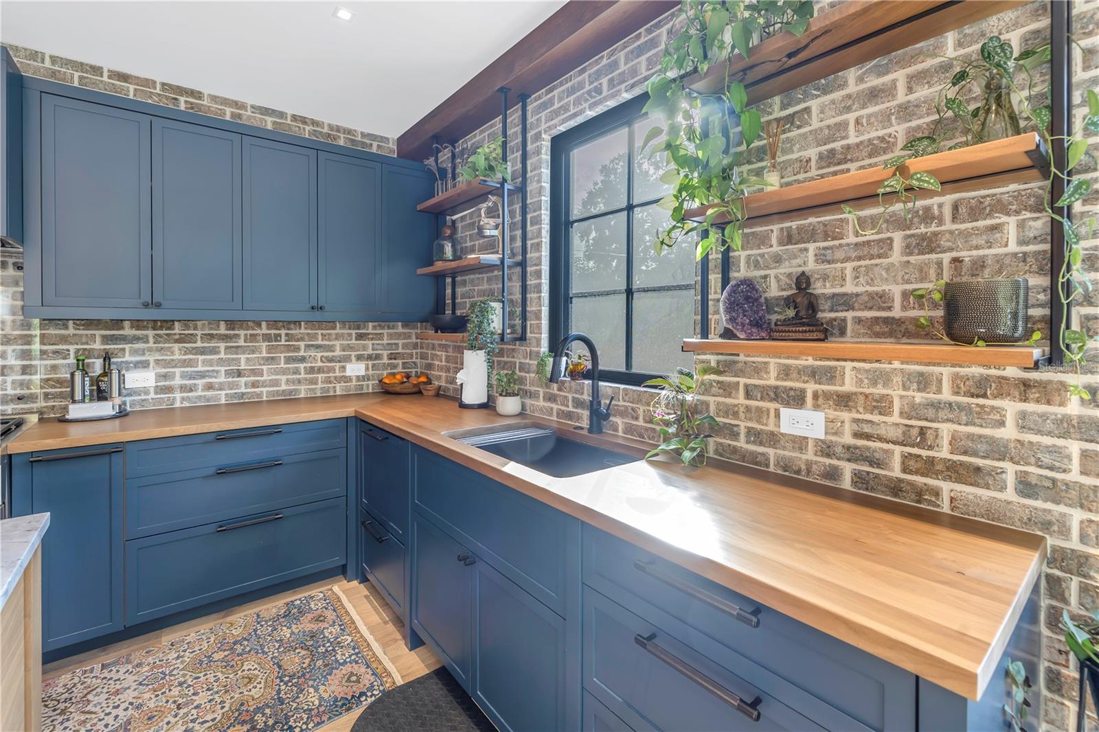 CRESENT LAKE TERRACE - Residential