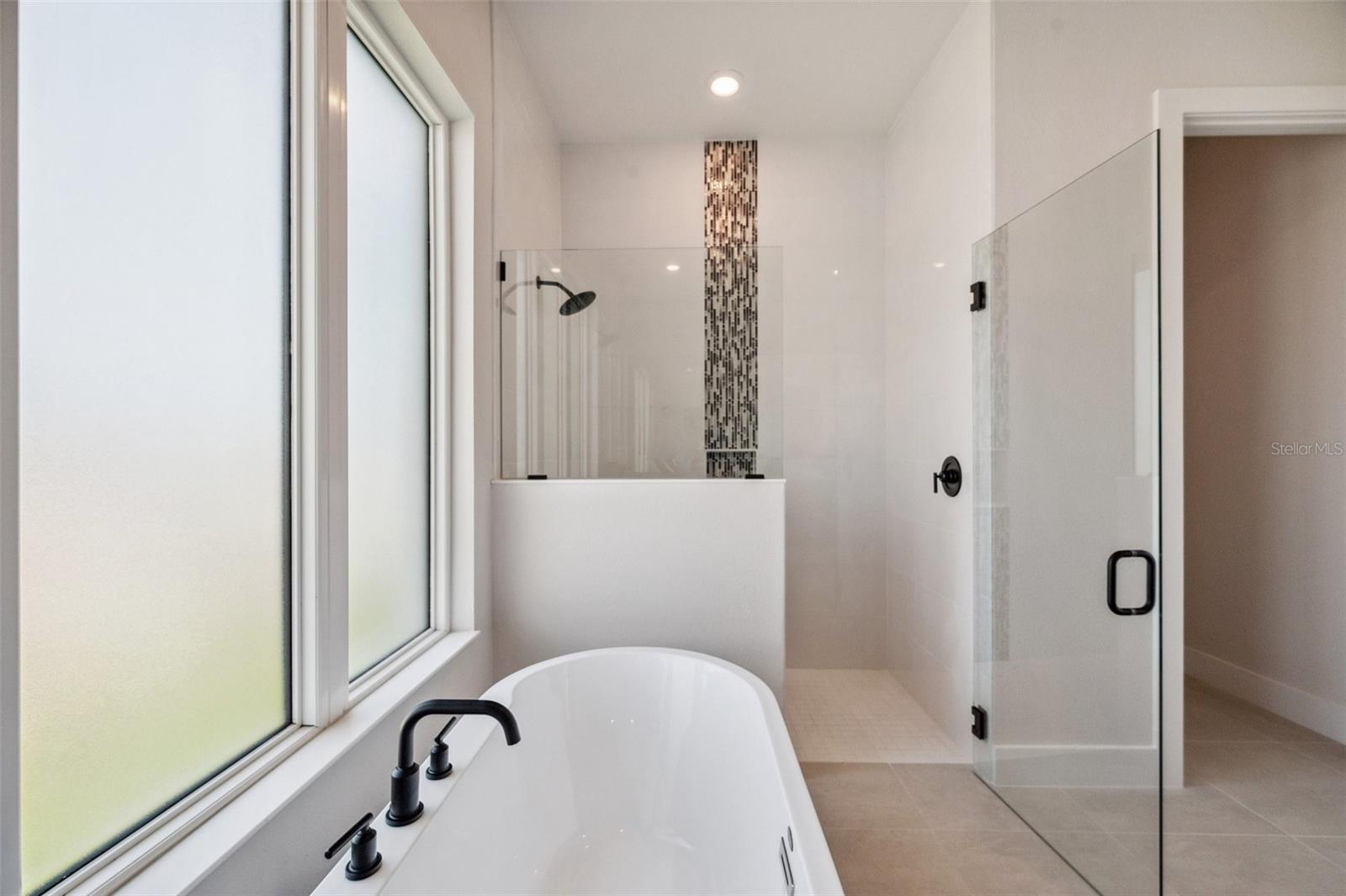 AQUA LAGOON - Residential